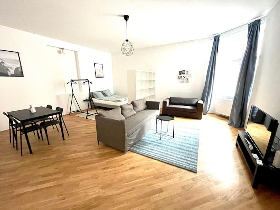 Brand New & Spacious Apartment In The City Centre Wien Exteriör bild