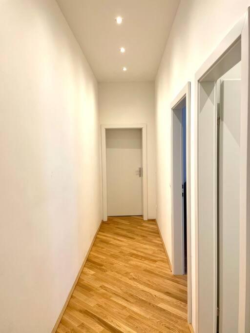 Brand New & Spacious Apartment In The City Centre Wien Exteriör bild